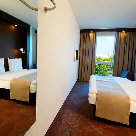 Duesseldorf-ratingen 酒店 3*